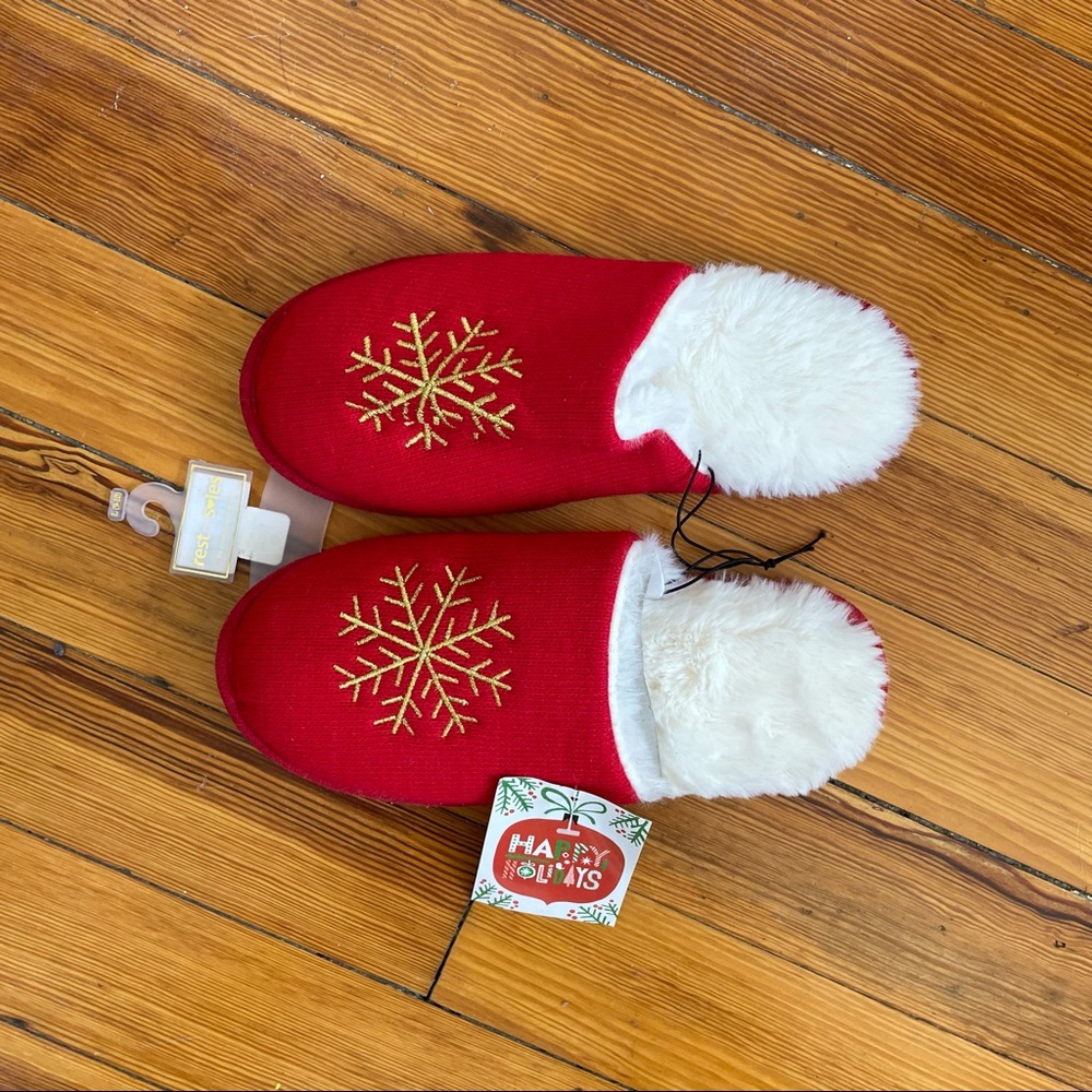 Red Snowflake Winter Fuzzy House Slippers